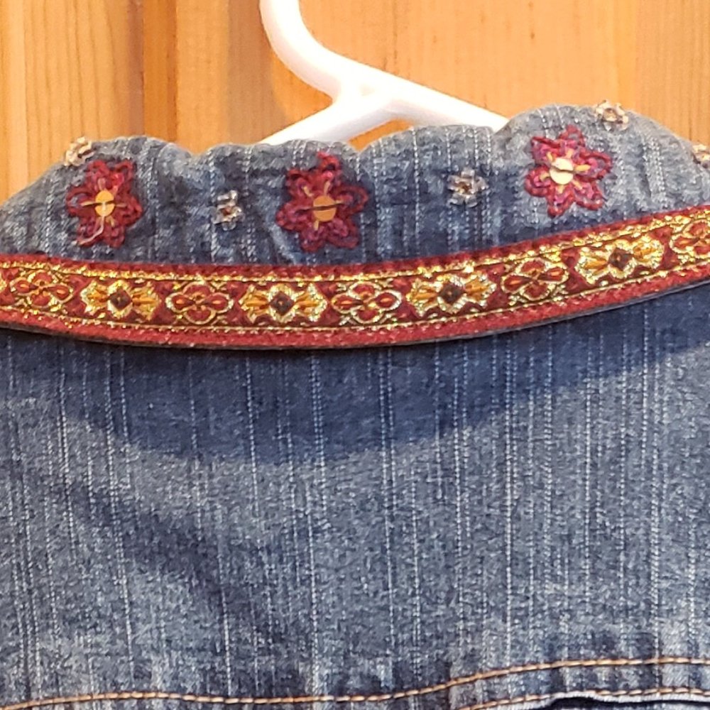Alfred Dunner Women's Denim/Jean Vest With Embroidered & Beaded Accents Size 16P - Picture 11 of 15